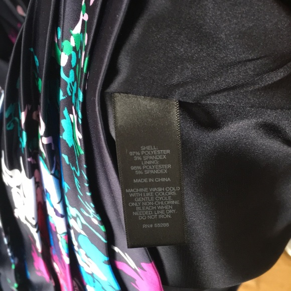 Express Bodycon Satin Floral Dress, Size 4 - Picture 4 of 6